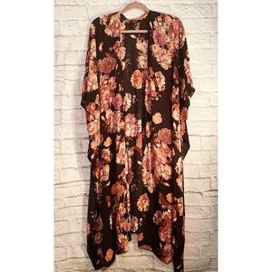 Torrid 3/4 Black Purple Butterfly Floral Kimono